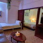 Perfect Home Stay At Times Square